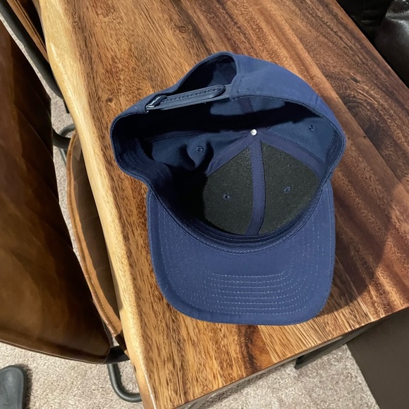 Nike snap back. Like new condition - Picture 3 of 3